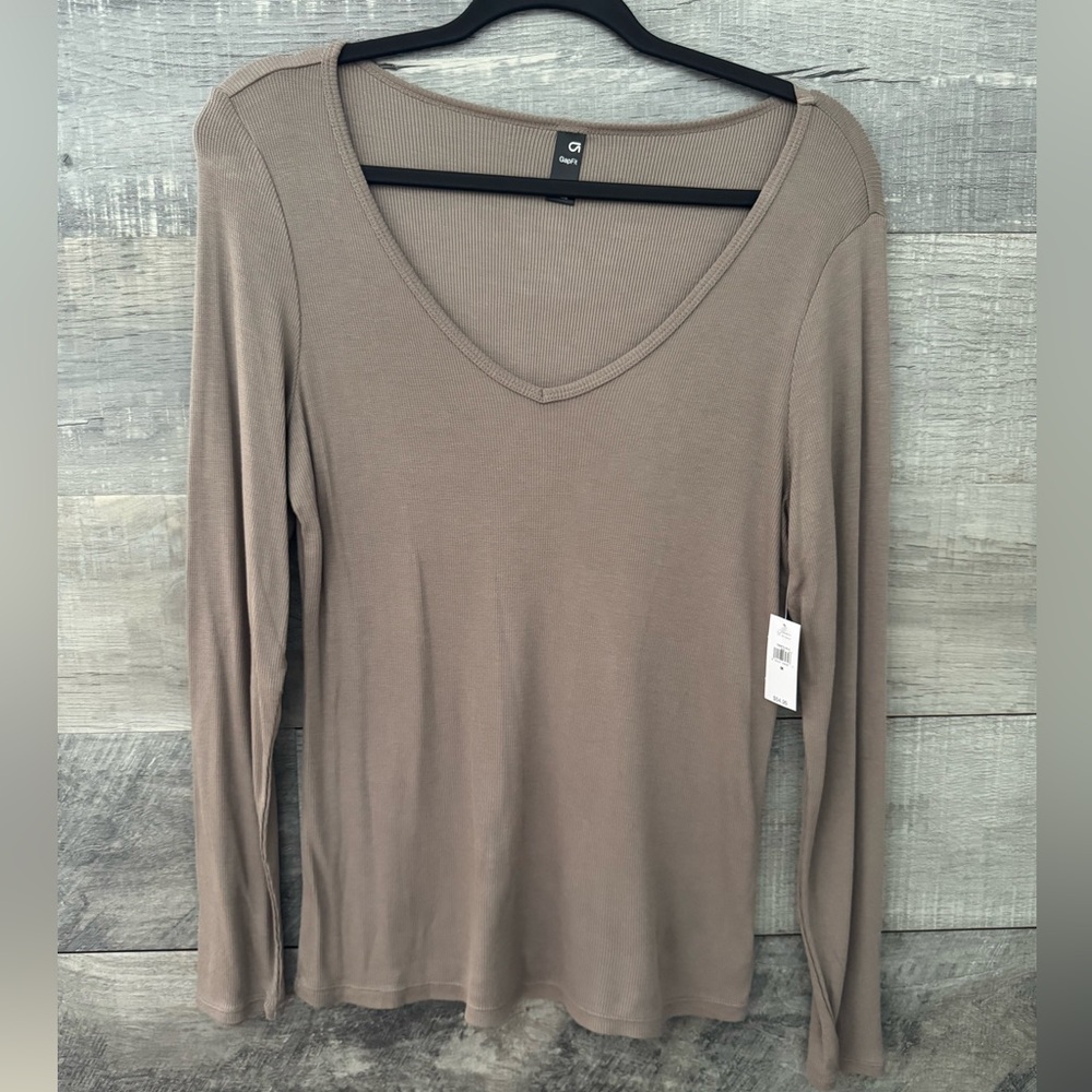 Gap fit Women's Long Sleeve Top in taupe